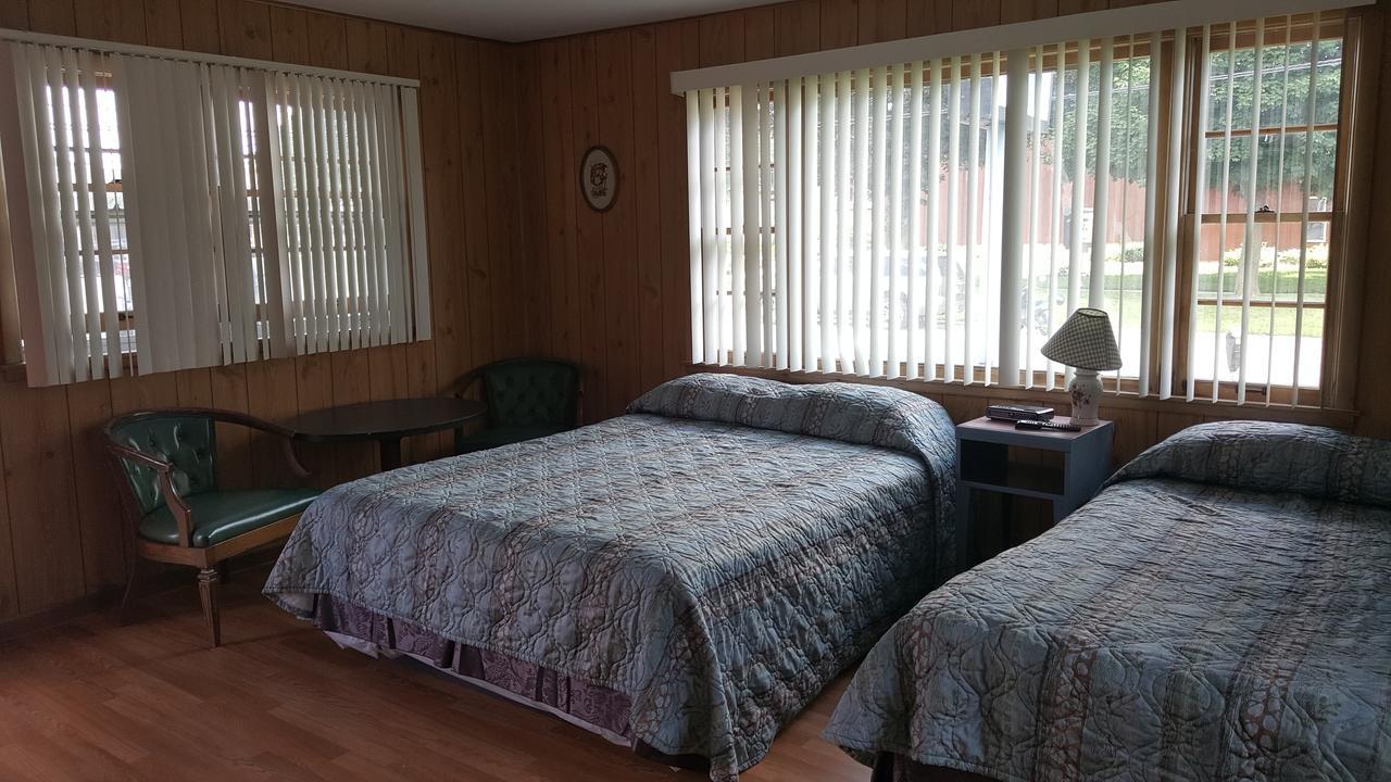 Alpine Motel In Heart Of Wisconsin Dells Downtown. Eksteriør billede